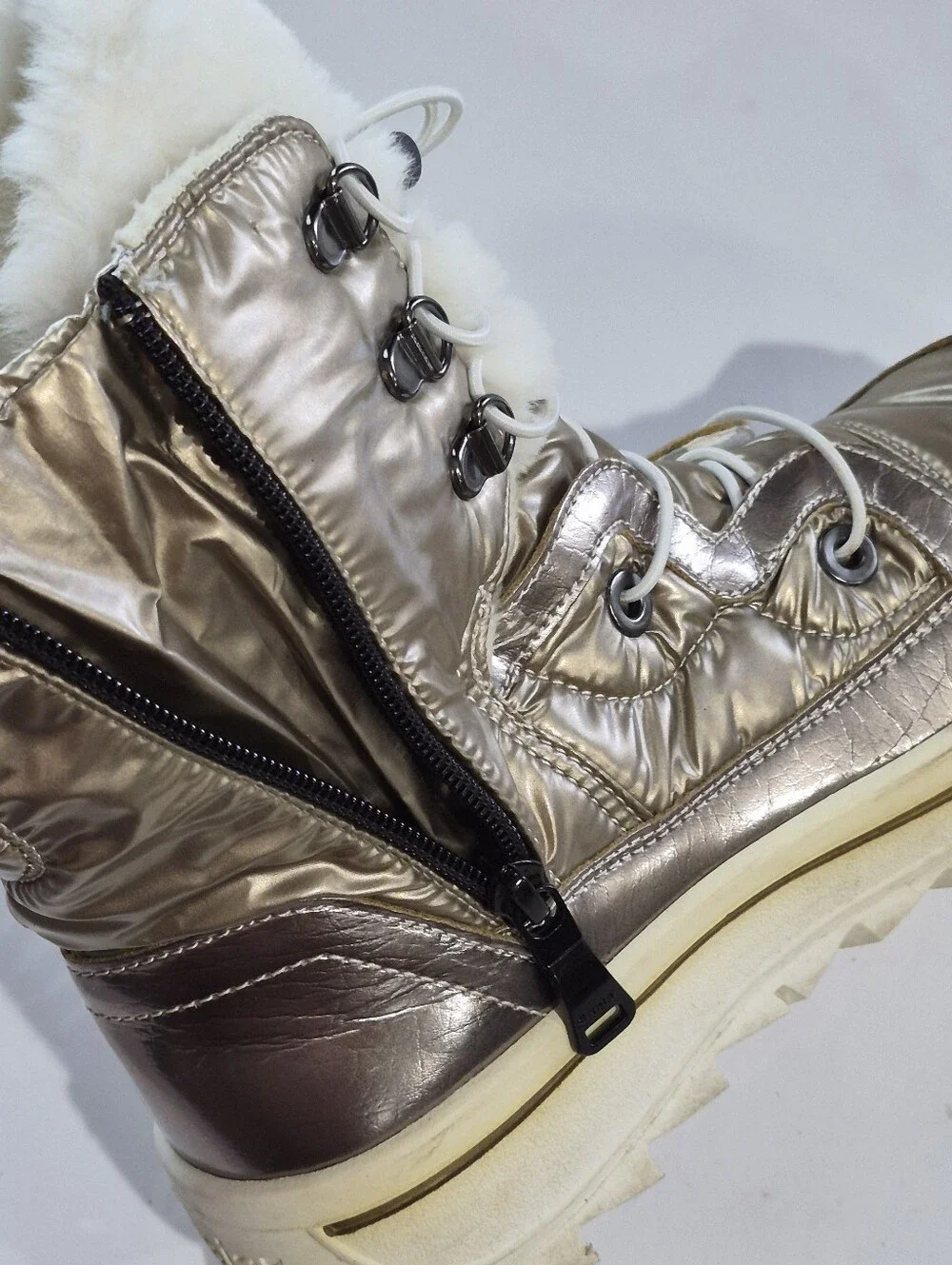 Metallic Taupe Girl's Winter Ankle Boots with Faux Fur Size 2.5